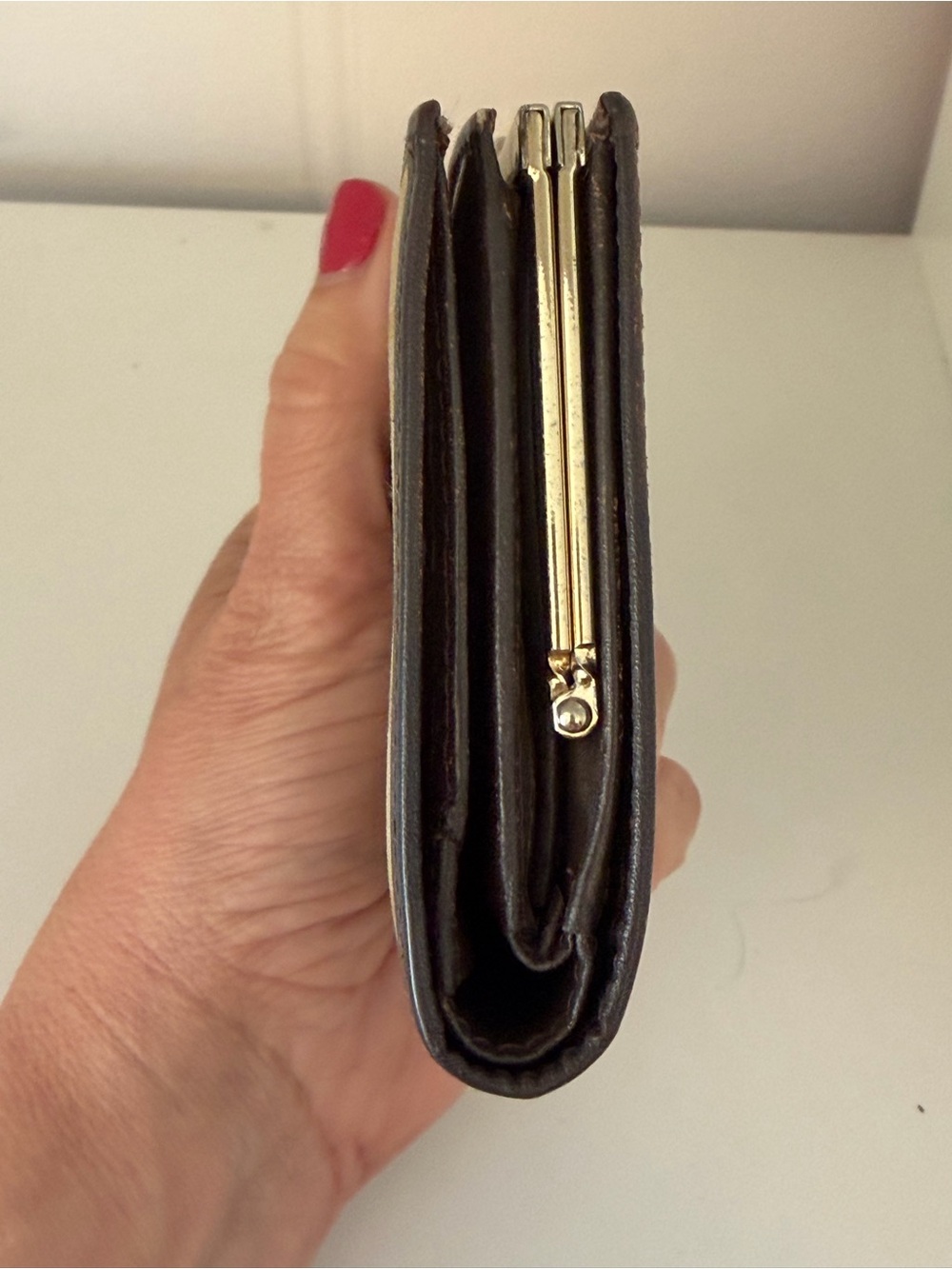 Burberry Vintage Check Kiss Lock Wallet - Picture 5 of 11